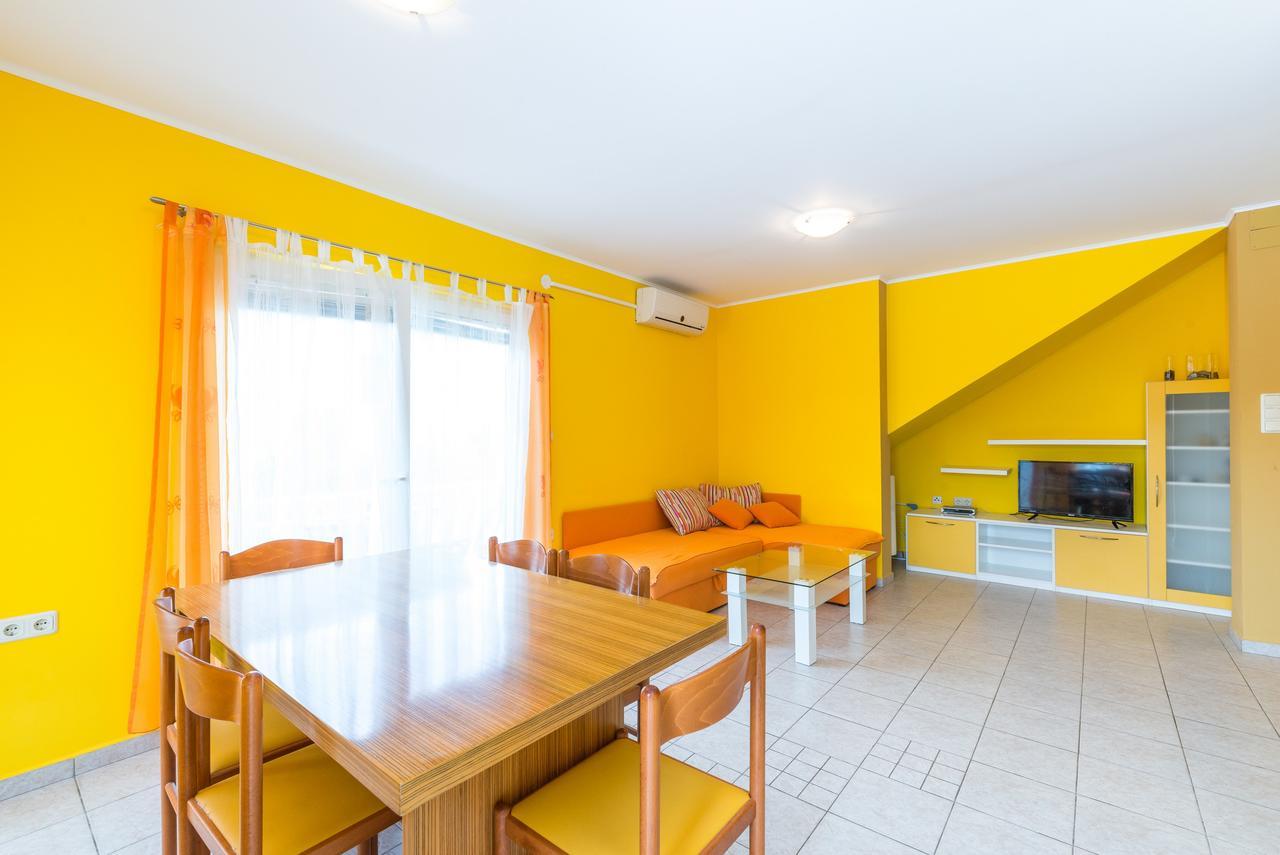 Apartments Mahnet Vir Exterior photo