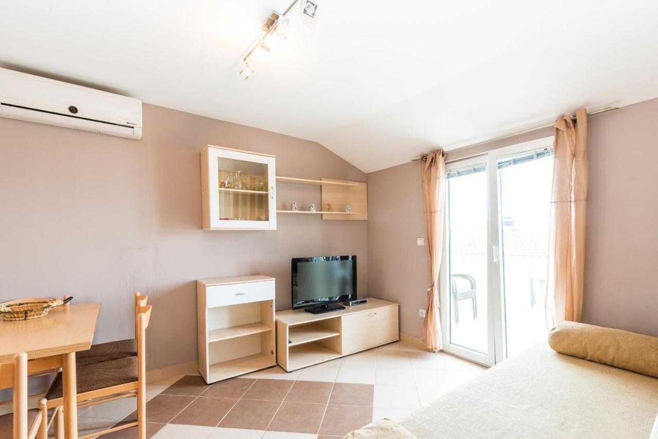 Apartments Mahnet Vir Room photo
