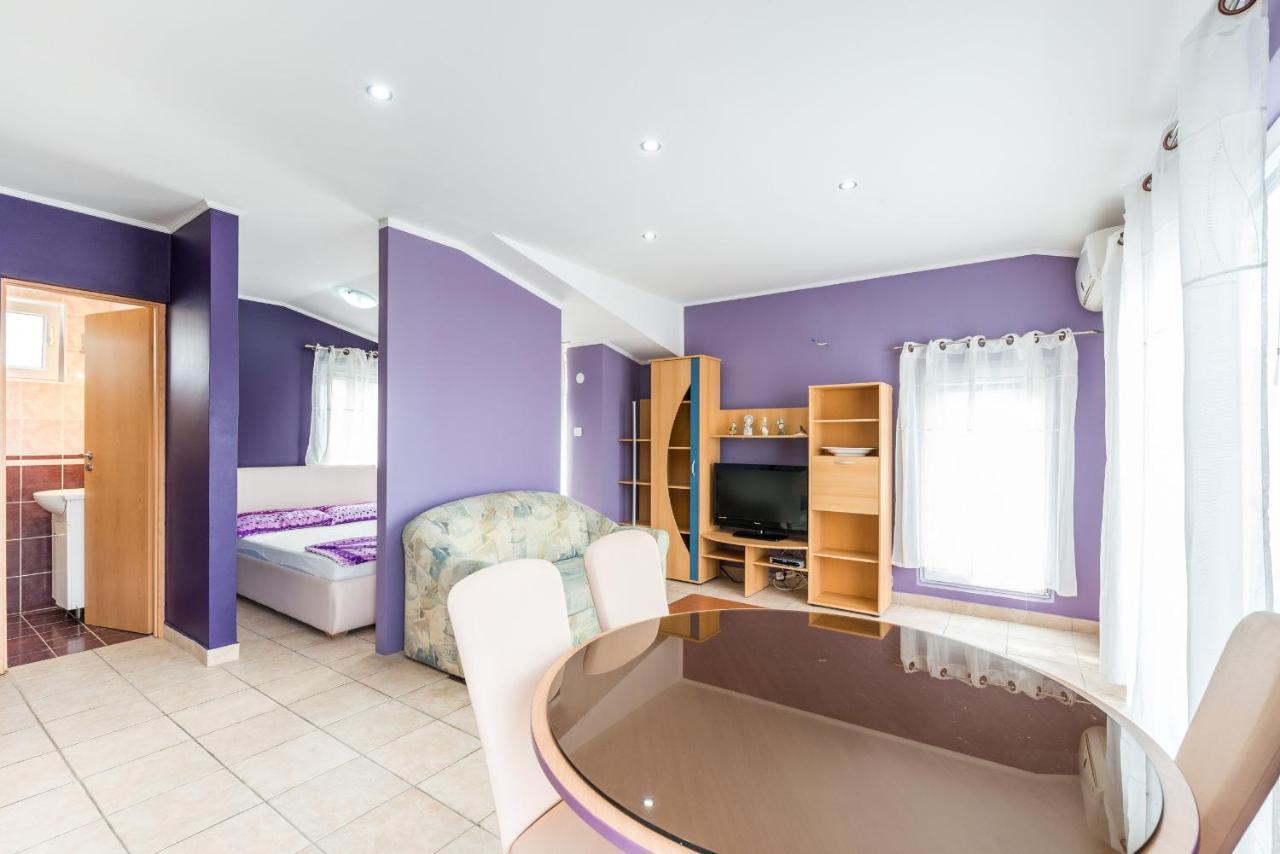 Apartments Mahnet Vir Room photo