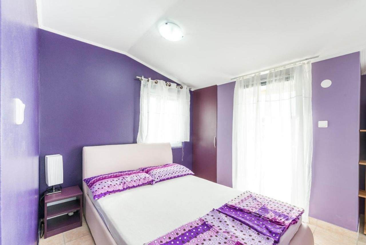 Apartments Mahnet Vir Room photo