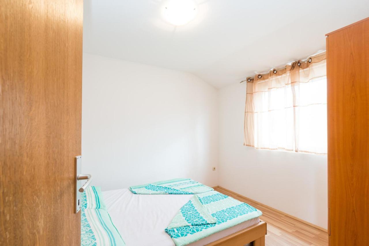 Apartments Mahnet Vir Room photo