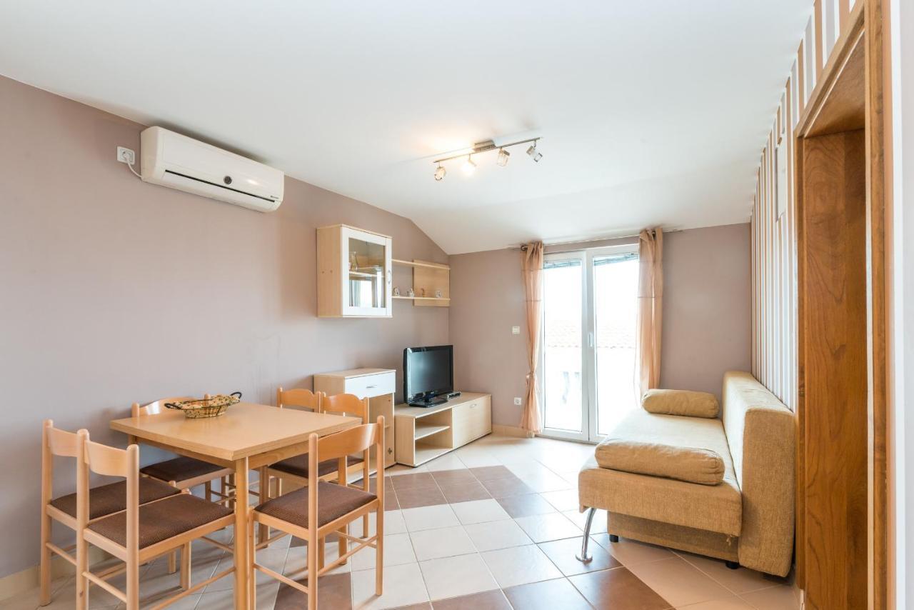 Apartments Mahnet Vir Room photo