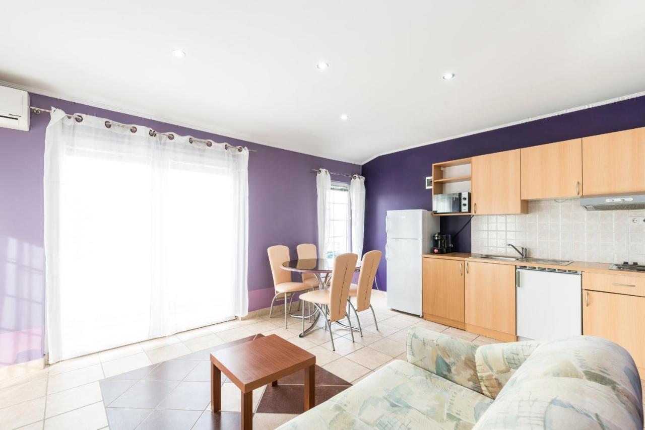 Apartments Mahnet Vir Room photo